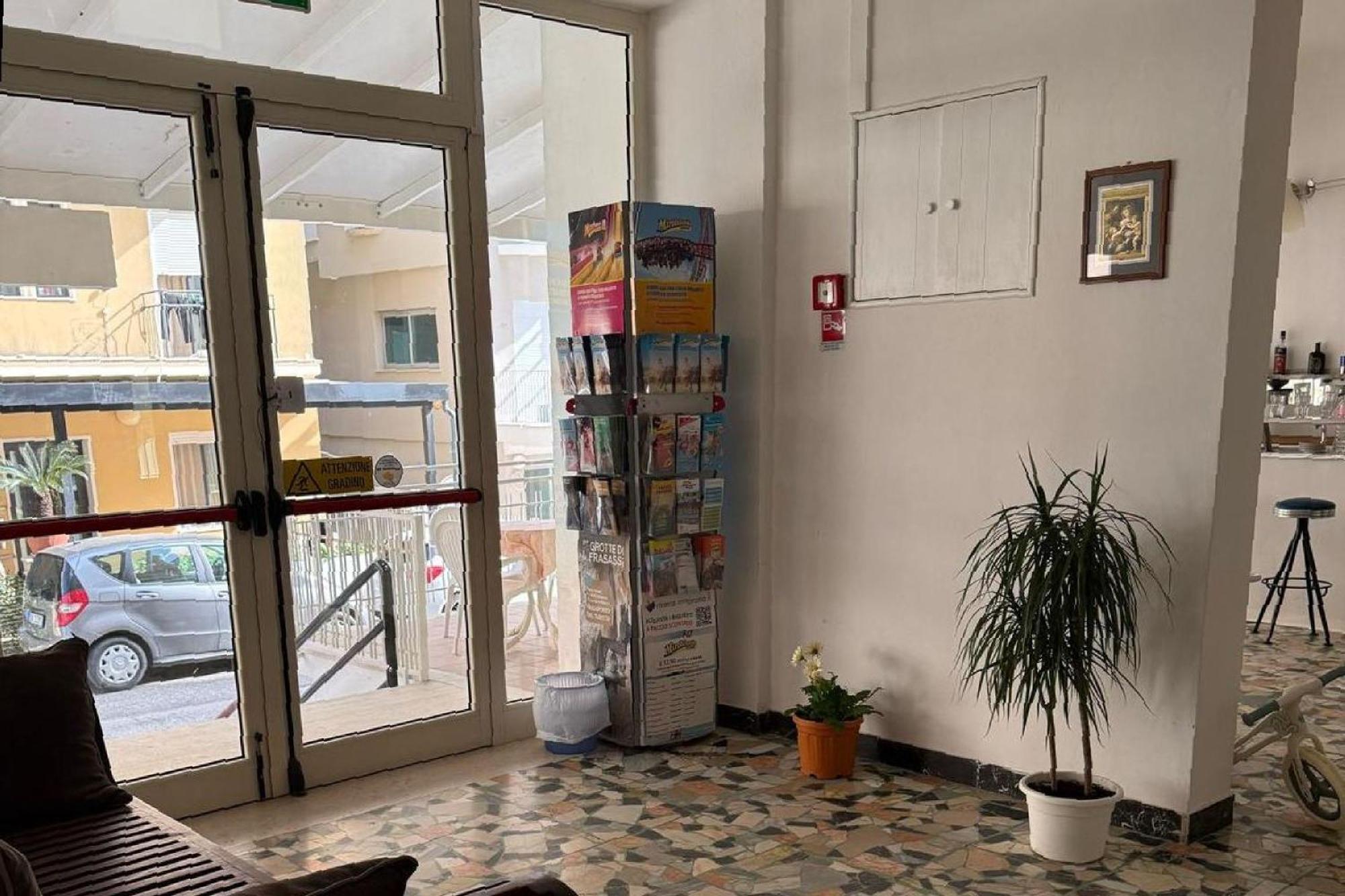 Nives Hotel Rimini